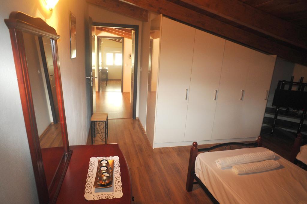 Villa Poulades Gouvia Zimmer foto