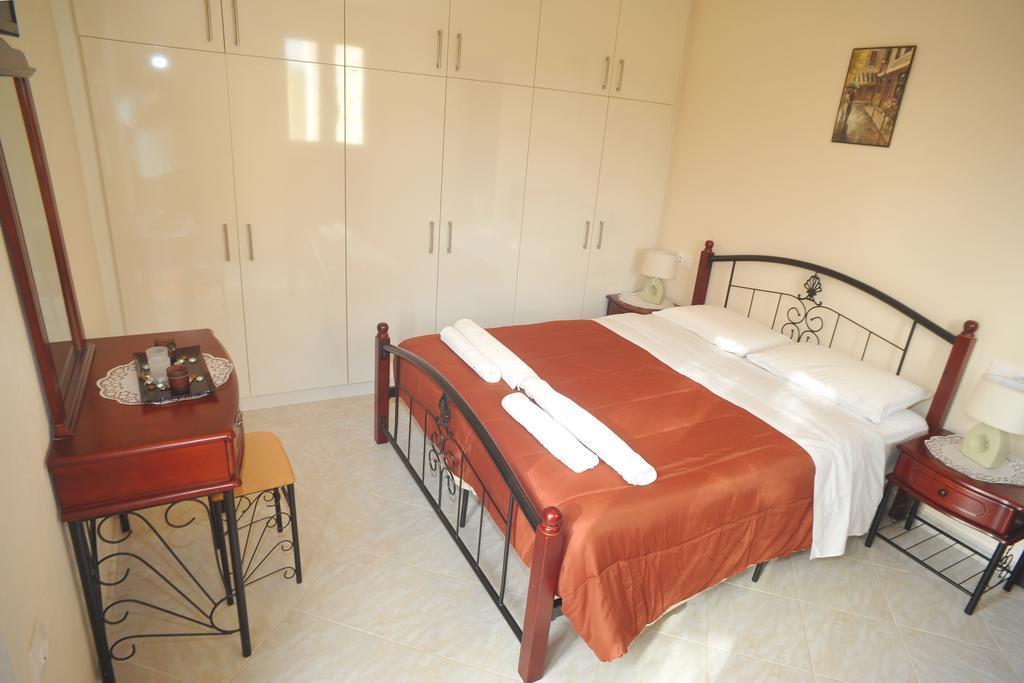 Villa Poulades Gouvia Zimmer foto