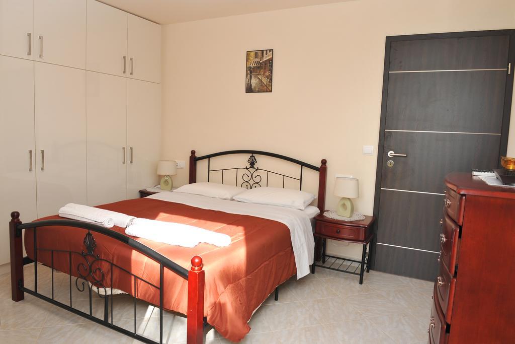 Villa Poulades Gouvia Zimmer foto